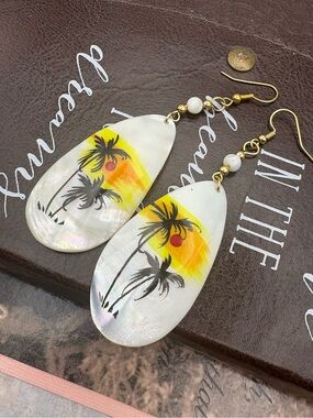 Vintage Hand Painted Shell Palm Tree Earrings 3.5” Tropical Statement Dangle